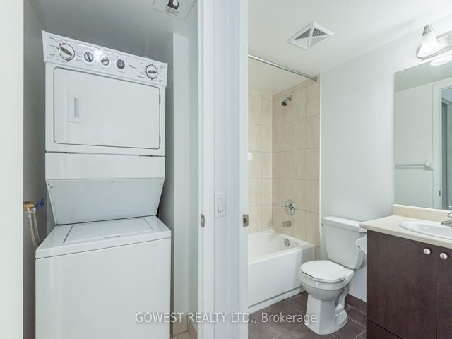 1305 - 61 Heintzman St