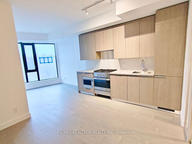 311 - 160 Kingsway Cres W