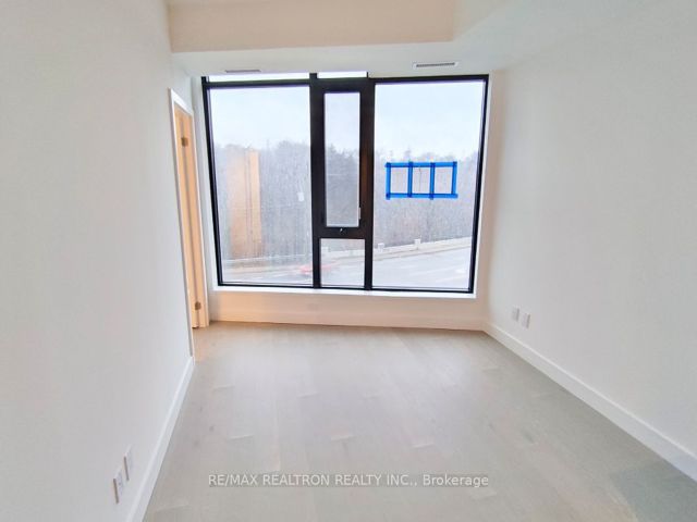 311 - 160 Kingsway Cres W