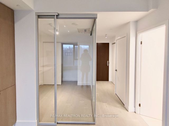 311 - 160 Kingsway Cres W