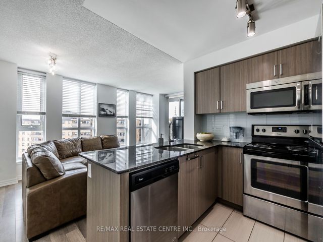 719 - 80 Esther Lorrie Dr