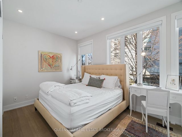 TH 6 - 2067 Lakeshore Blvd
