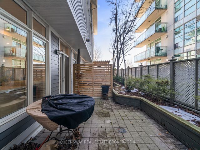 TH 6 - 2067 Lakeshore Blvd