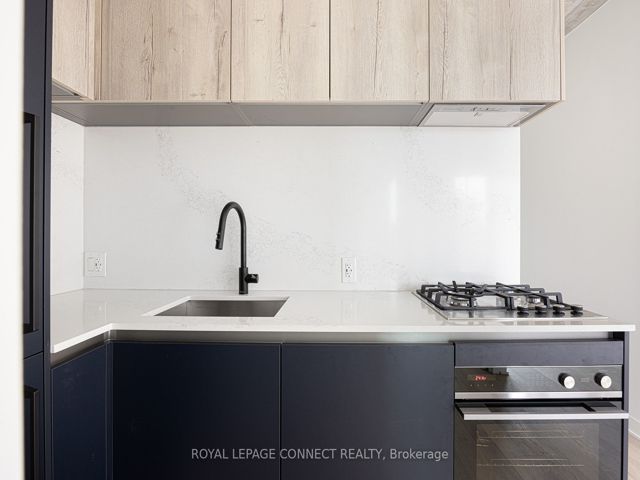 313 - 2625 Dundas St W