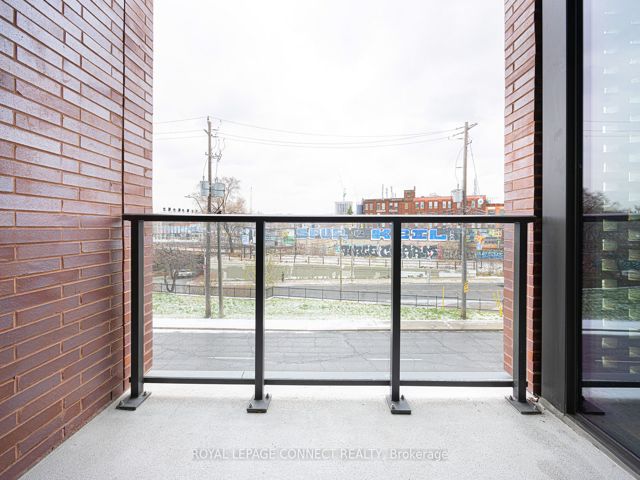 313 - 2625 Dundas St W