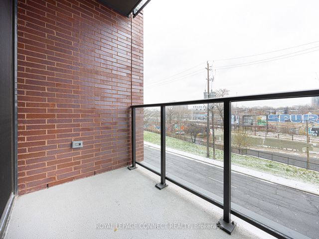 313 - 2625 Dundas St W