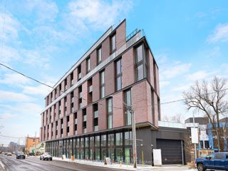 313 - 2625 Dundas St W