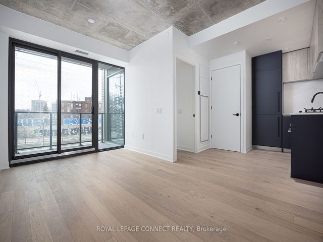 313 - 2625 Dundas St W