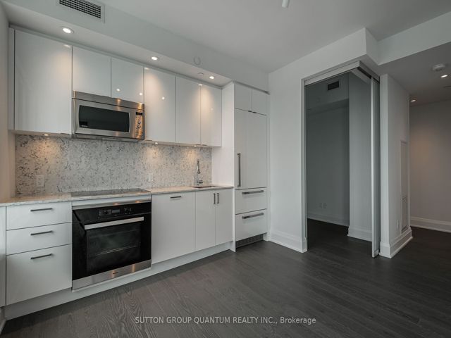 4211w - 1928 Lake Shore Blvd W