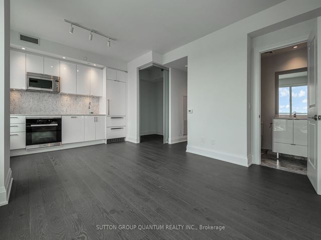 4211w - 1928 Lake Shore Blvd W