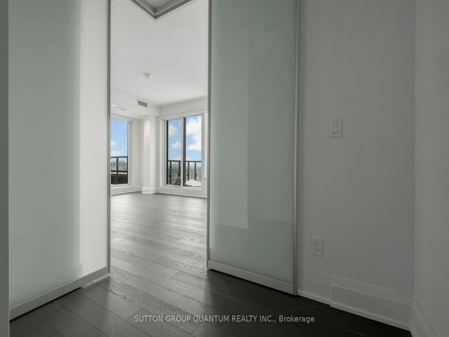 4211w - 1928 Lake Shore Blvd W