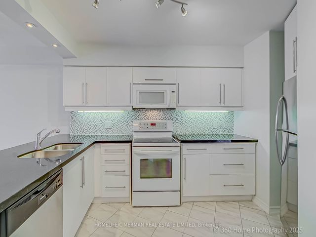 413 - 20 Southport St