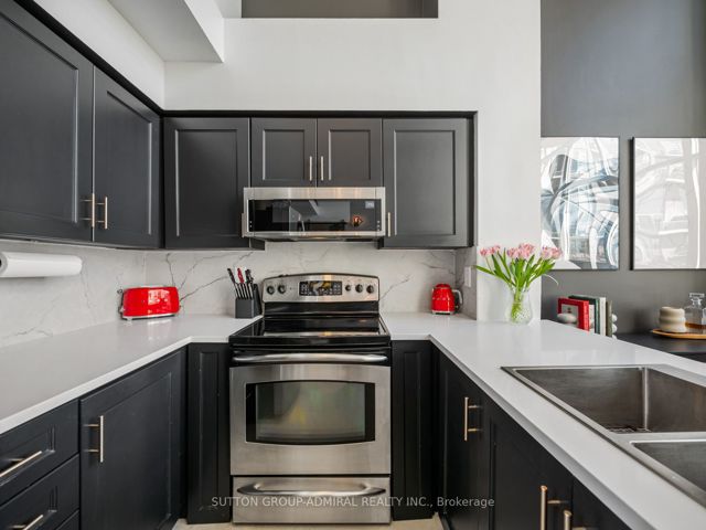 319 - 300 Manitoba St
