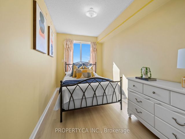 2026 - 3025 Finch Ave W