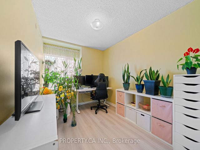 2026 - 3025 Finch Ave W