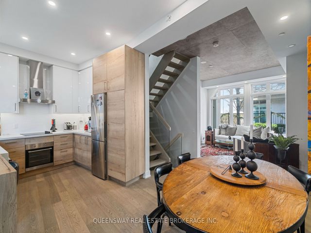 TH6 - 2067 Lakeshore Blvd