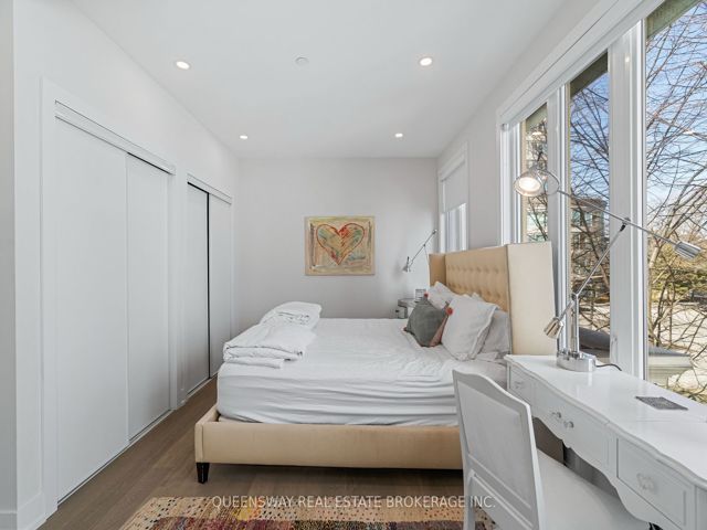 TH6 - 2067 Lakeshore Blvd