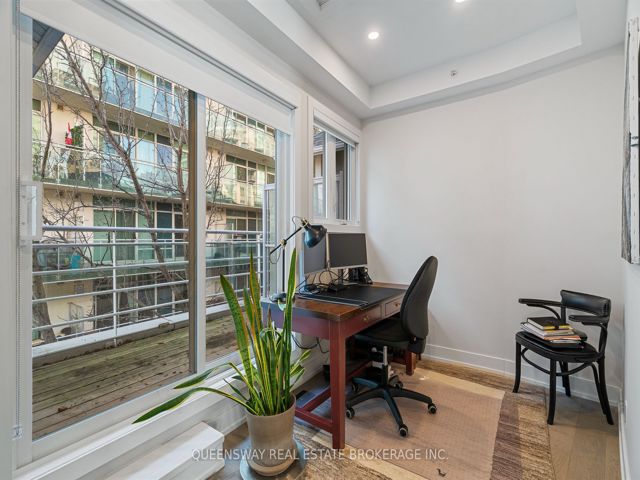 TH6 - 2067 Lakeshore Blvd