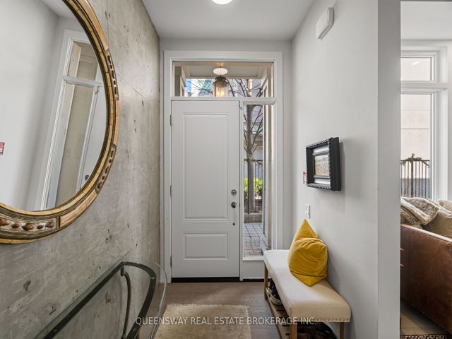 TH6 - 2067 Lakeshore Blvd