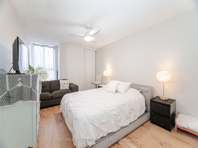 304 - 420 Mill Rd