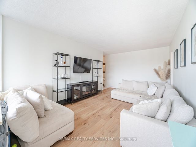 304 - 420 Mill Rd