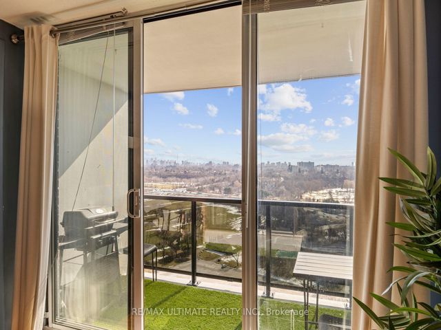 #1807 - 85 Emmett Ave S