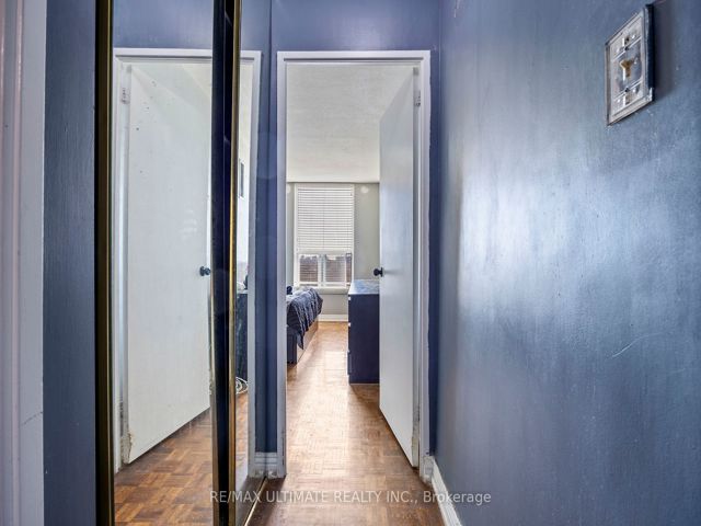 #1807 - 85 Emmett Ave S