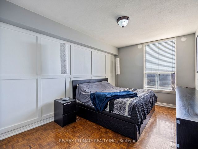 #1807 - 85 Emmett Ave S