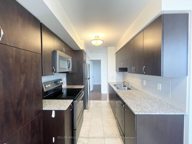 811 - 55 De Boers Dr