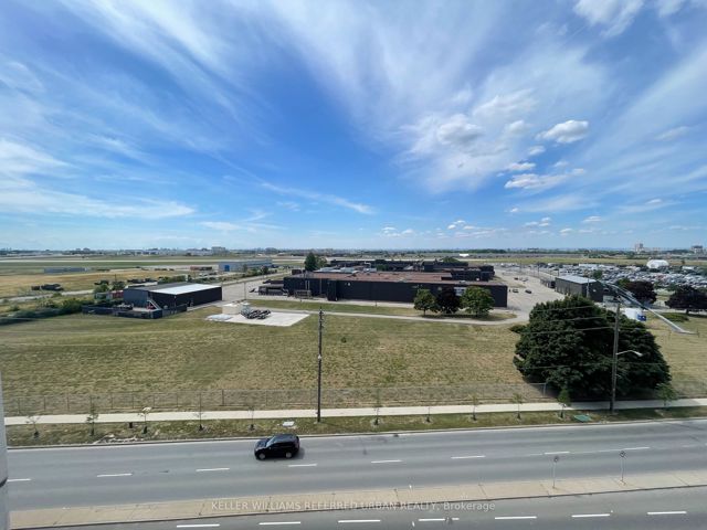 811 - 55 De Boers Dr