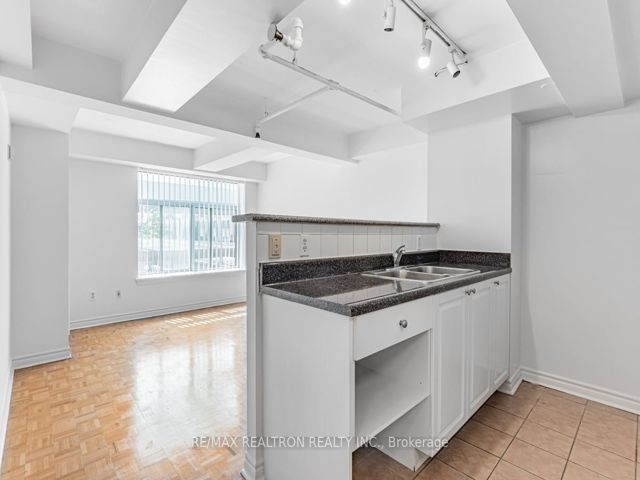 109 - 1407 Dupont St