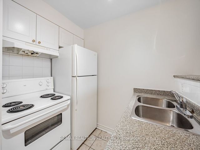 114 - 1401 Dupont St