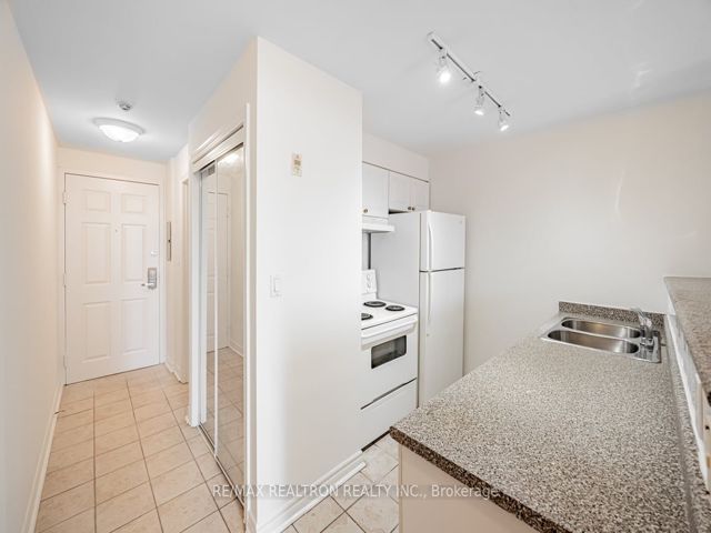 114 - 1401 Dupont St