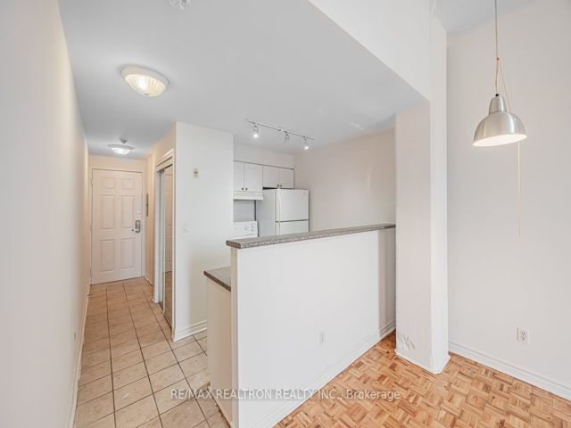 114 - 1401 Dupont St