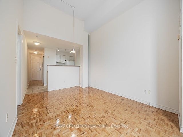 114 - 1401 Dupont St