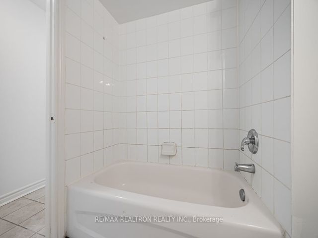 114 - 1401 Dupont St