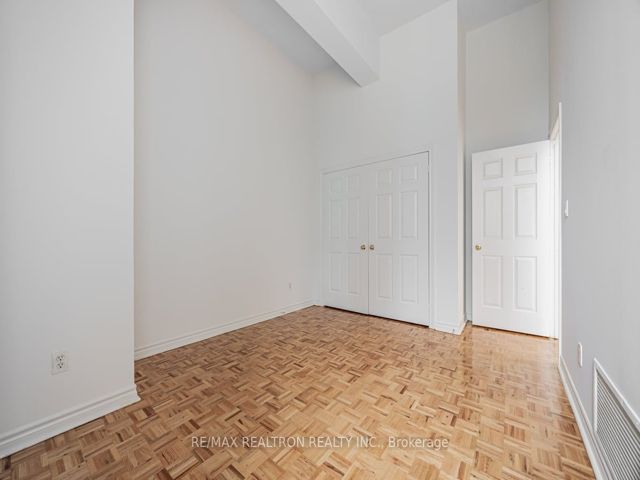 114 - 1401 Dupont St