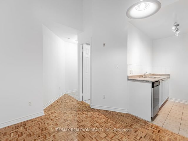 116 - 1401 Dupont St