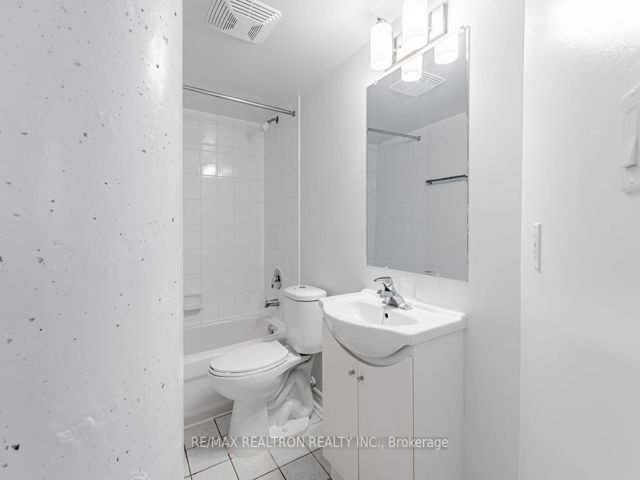 407 - 1401 Dupont St