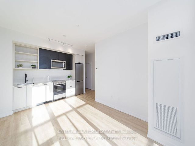 118 - 2300 St Clair Ave W