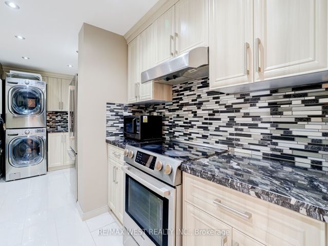 415 - 320 Dixon Rd