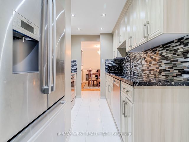 415 - 320 Dixon Rd