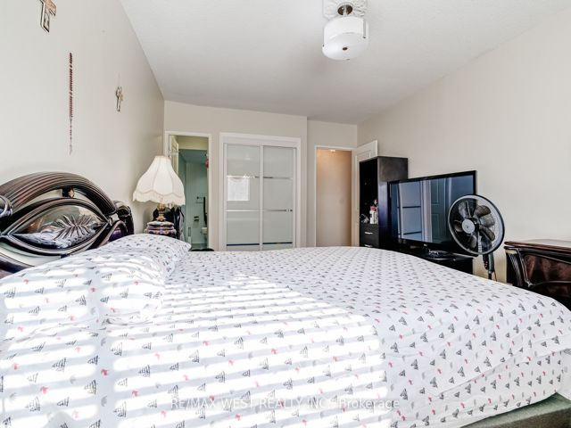 415 - 320 Dixon Rd