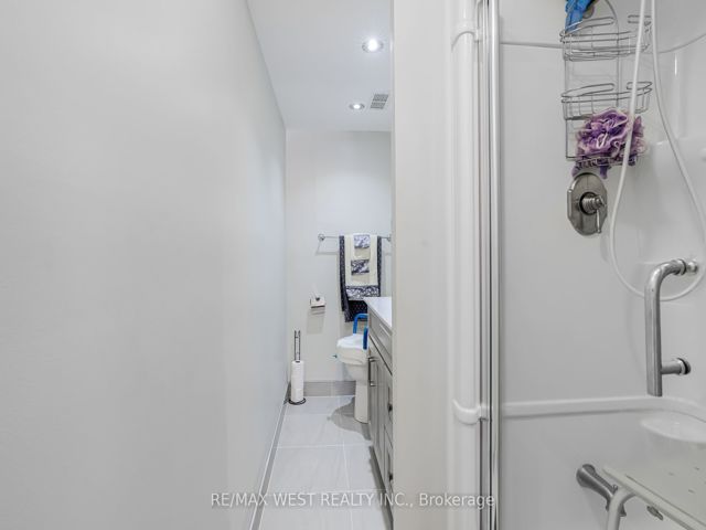 415 - 320 Dixon Rd
