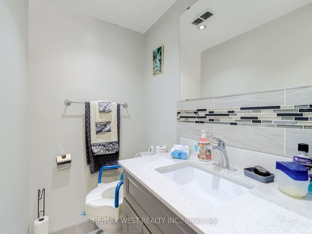 415 - 320 Dixon Rd