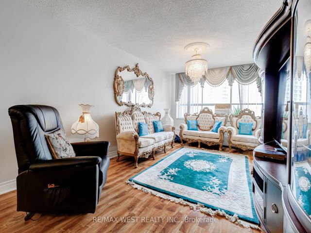415 - 320 Dixon Rd