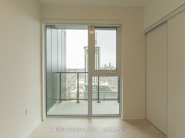 2110 - 1285 Dupont St