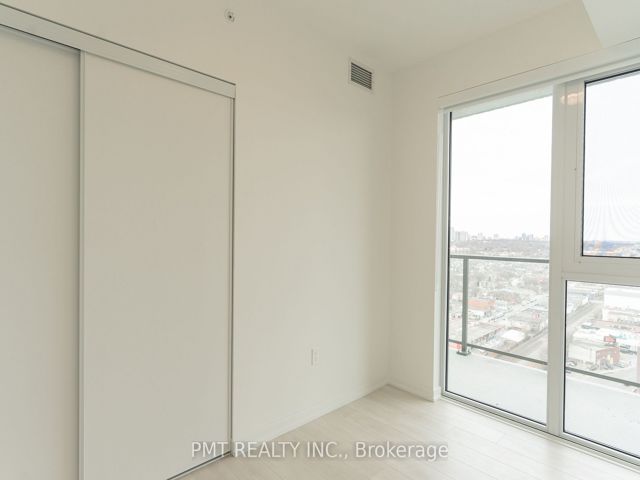 2110 - 1285 Dupont St