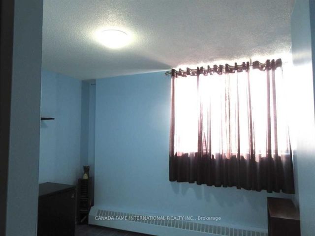 Ph04 - 330 Dixon Rd