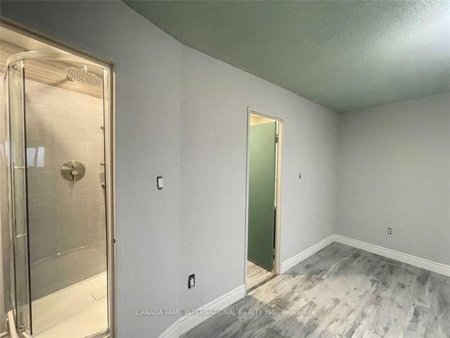 Ph04 - 330 Dixon Rd
